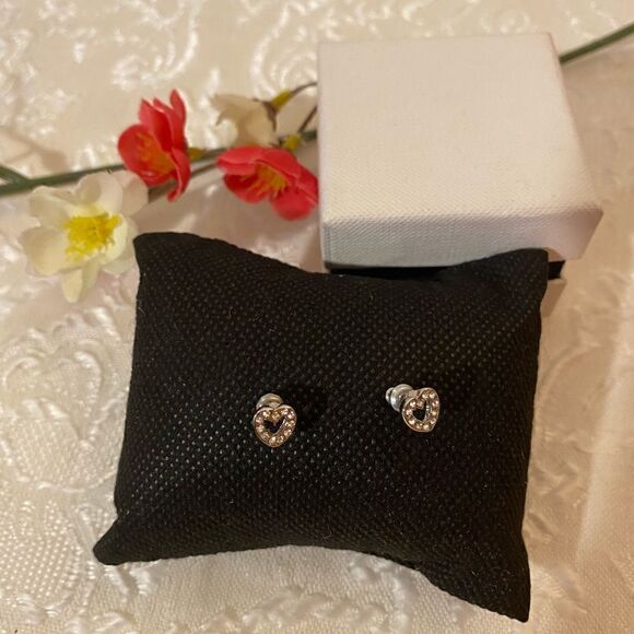 🎀 Swarovski Attract Stud Pierced  heart ❤️ Shape fashion Earrings - Picture 11 of 12